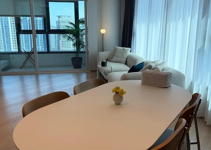 꼬모까사 해운대 Casa Haeundae Oceanfront *